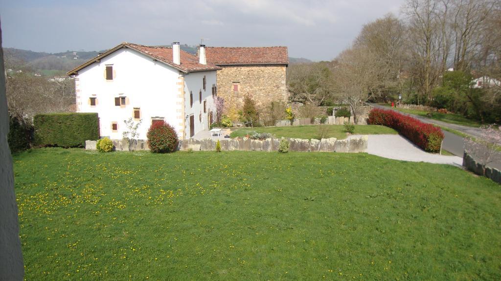 Hotel Pikassaria Sare Exterior foto